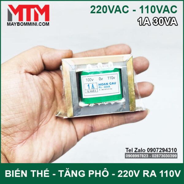 Bien the bien ap tang pho doi dien AC 220V ra110V 1A 30VA tren tay