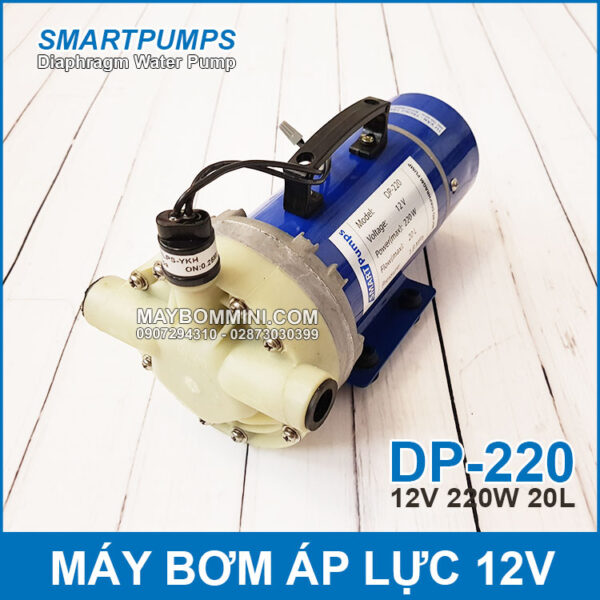 Bom nuoc phun suong tuoi cay