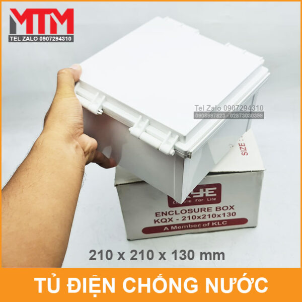 Tu dien hop ky thuat chong nuoc 210 210 130 mm Khanh Long tren tay