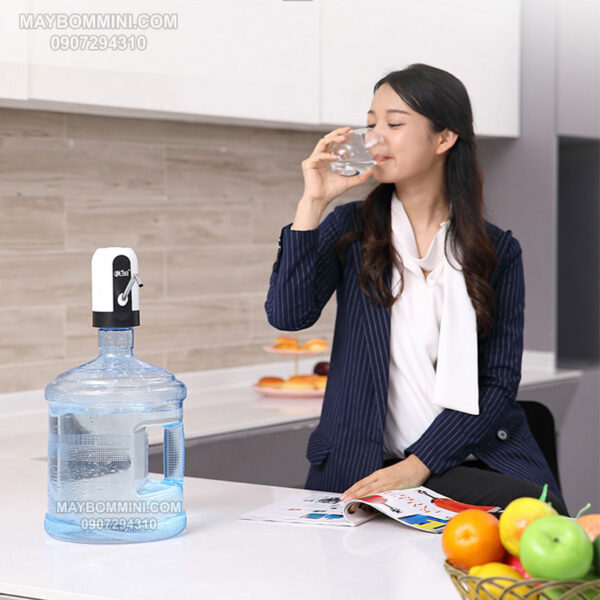 lay nuoc bom nuoc binh tinh khiet nong lanh