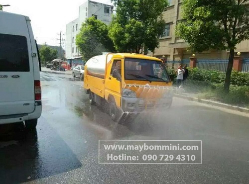 may bom nuoc xe tuoi duong 12v