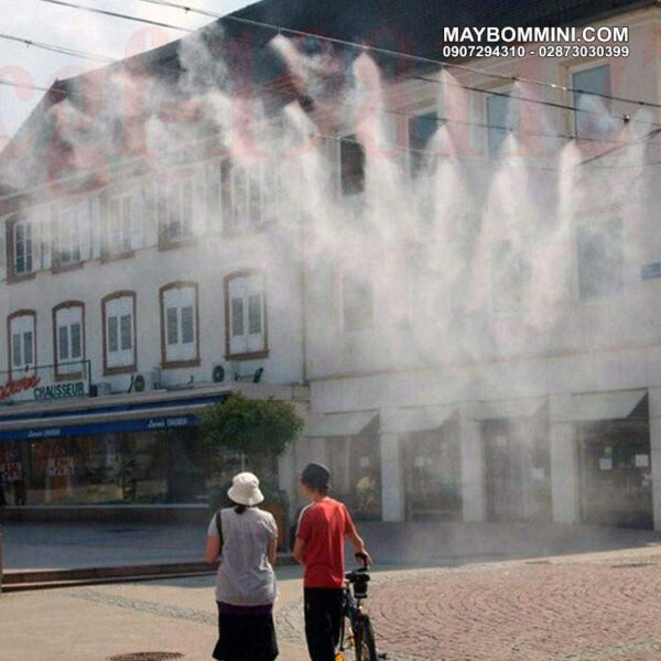 phun suong lam mat noi cong cong