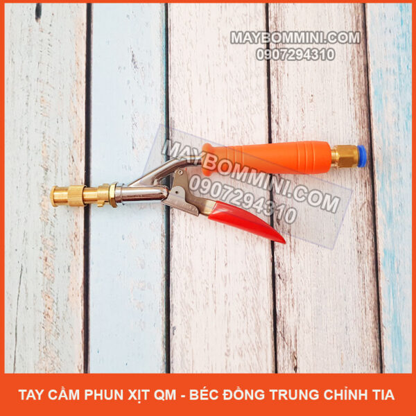 tay cam phun xit QM bec dong trung chinh tia